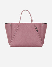 Load image into Gallery viewer, Guise tote bag in washed rose denim print