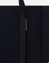 Load image into Gallery viewer, City 360 tote in black