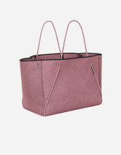 Load image into Gallery viewer, Guise tote bag in washed rose denim print