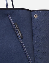 Load image into Gallery viewer, Guise tote bag in dark denim print