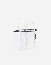 Load image into Gallery viewer, Petite escape tote bag in white