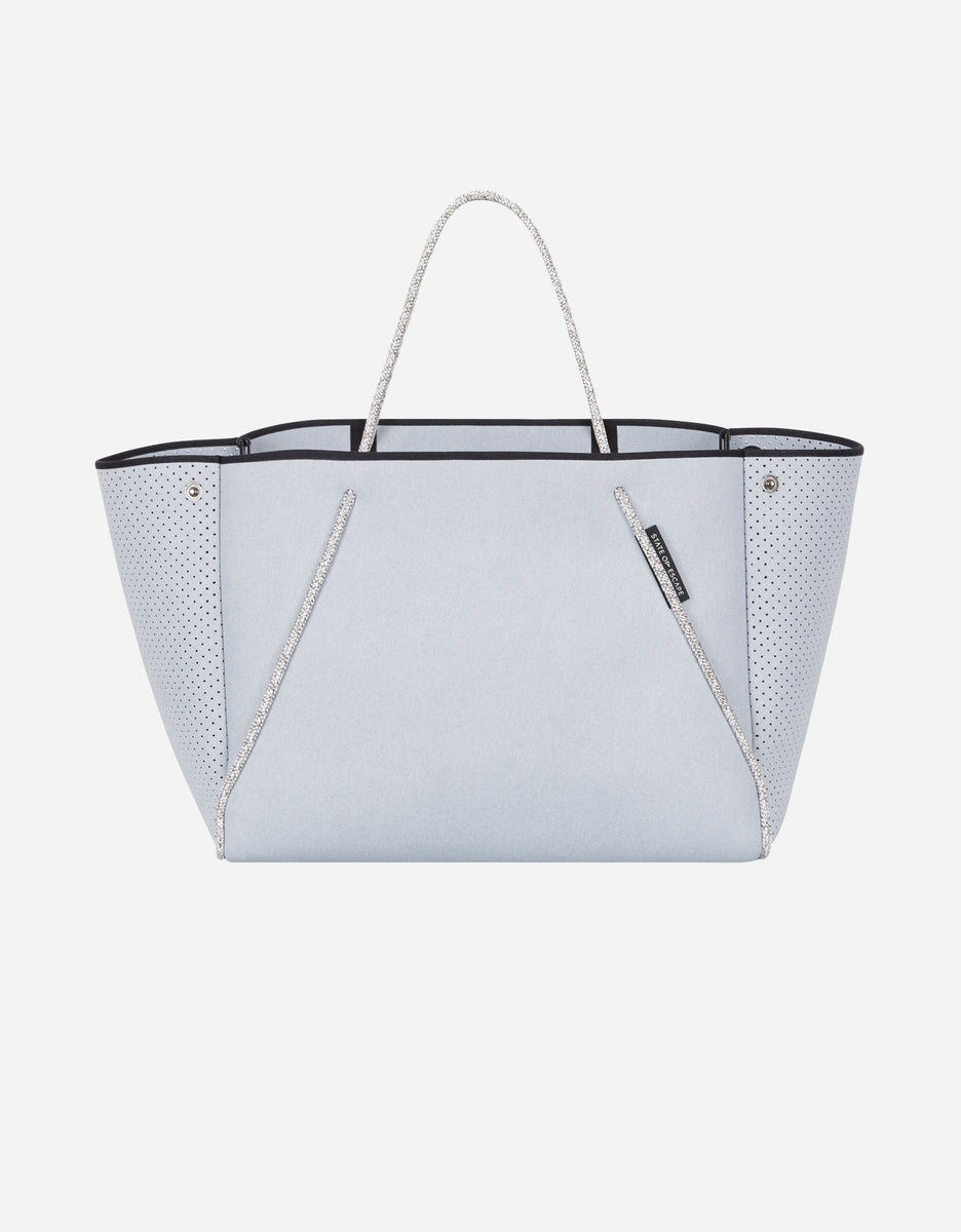 Guise tote bag in washed pale grey denim print – stateofescapeape.com