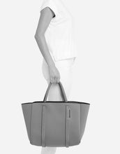 Load image into Gallery viewer, City East West tote in black
