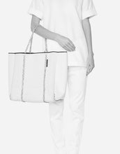 Load image into Gallery viewer, Cityscape mark II tote in khaki with blended rope
