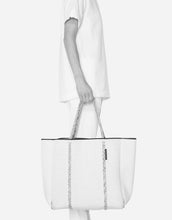 Load image into Gallery viewer, Cityscape mark II tote in white with blended rope
