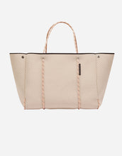 Load image into Gallery viewer, Escape™ tote in blush
