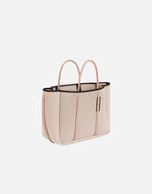 Load image into Gallery viewer, Petite escape tote bag in blush
