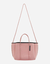 Load image into Gallery viewer, Petite escape tote bag in salmon
